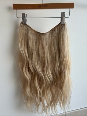 WORN ONCE - like new - Blonde Wavy Halo Couture Extension - Natural Light Blonde